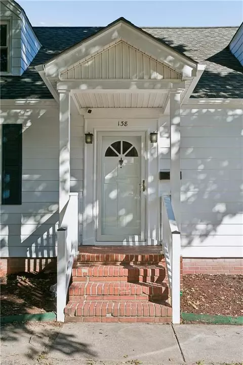 Exterior - 138 Hampton Roads Ave, Hampton, VA 23661 photo 6 of 13