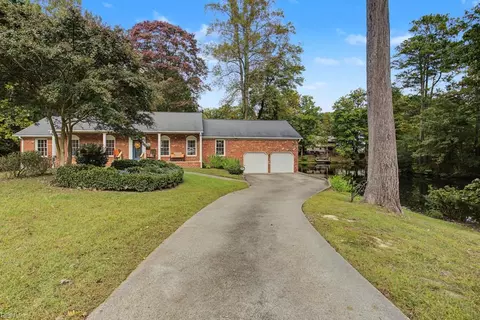158 Bloxom Drive Dr, Newport News, VA 23608