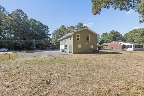 Exterior - 105 Cheadle Loop Rd, Seaford, VA 23696 photo 5 of 6