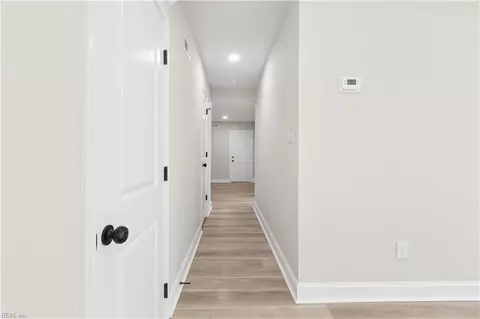 Entry Way - 105 Cheadle Loop Rd, Seaford, VA 23696 photo 4 of 5