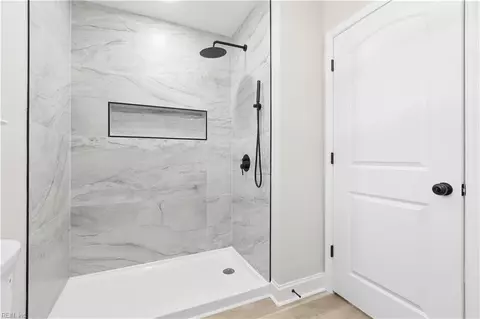 Bath - 105 Cheadle Loop Rd, Seaford, VA 23696 photo 3 of 13