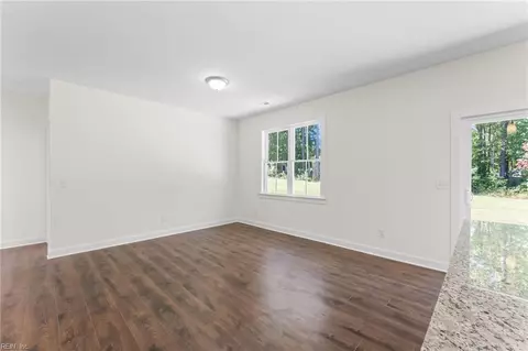 8986 Marlfield Dr, Gloucester, VA 23061 photo 13