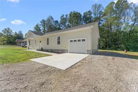 8986 Marlfield Dr, Gloucester, VA 23061 photo 4