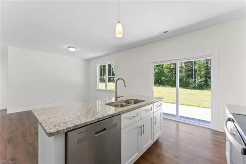 8986 Marlfield Dr, Gloucester, VA 23061 photo 12