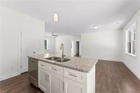 8986 Marlfield Dr, Gloucester, VA 23061 photo 9