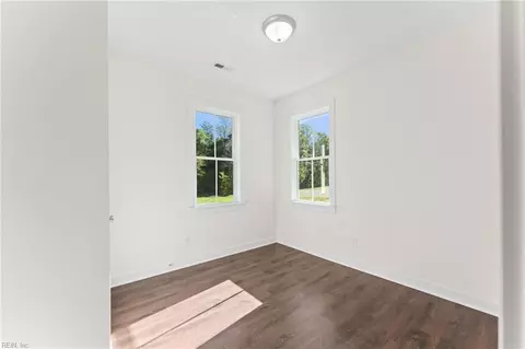 8986 Marlfield Dr, Gloucester, VA 23061 photo 14