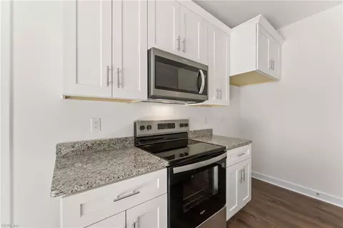 8986 Marlfield Dr, Gloucester, VA 23061 photo 10