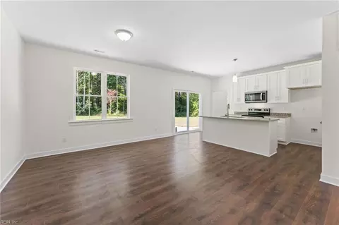8986 Marlfield Dr, Gloucester, VA 23061 photo 5
