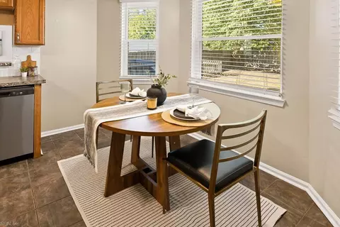 Dining - 1526 Link St, Norfolk, VA 23504 photo 9 of 10