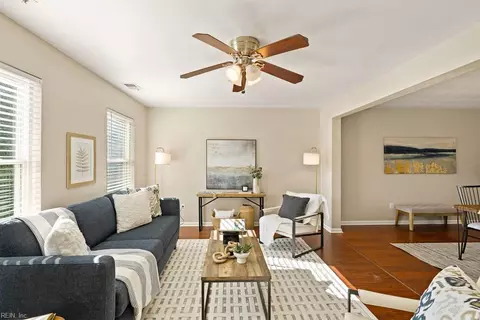 Living - 1526 Link St, Norfolk, VA 23504 photo 2 of 3