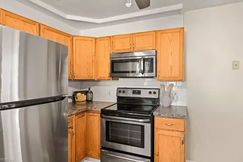 Kitchen - 1526 Link St, Norfolk, VA 23504 photo 5 of 6