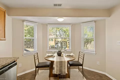 Dining - 1526 Link St, Norfolk, VA 23504 photo 8 of 10