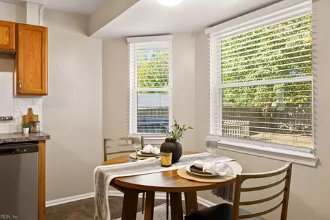 Dining - 1526 Link St, Norfolk, VA 23504 photo 10 of 10
