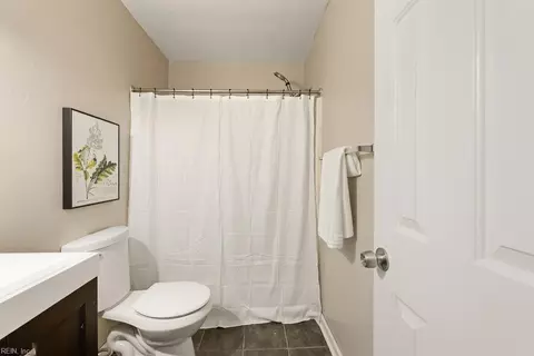 Bath - 1526 Link St, Norfolk, VA 23504 photo 2 of 3