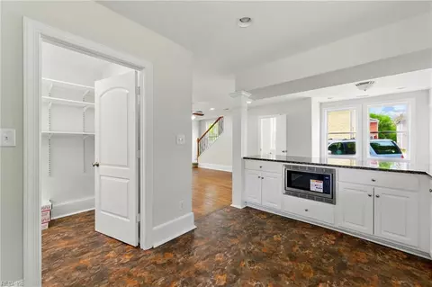Entry Way - 552 2nd Ave, Suffolk, VA 23434 photo 2 of 2