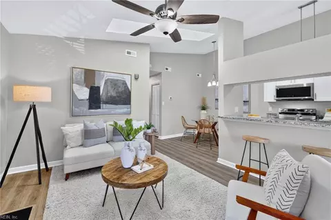 4158 Thalia Station Cir, Virginia Beach, VA 23452