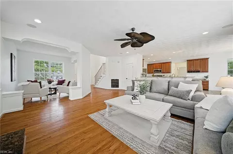 Living - 145 Sinclair Ln, Chesapeake, VA 23322 photo 2 of 3