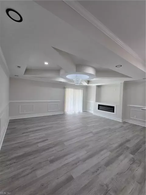 Living - 629 Day St, Hampton, VA 23661 photo 2 of 3