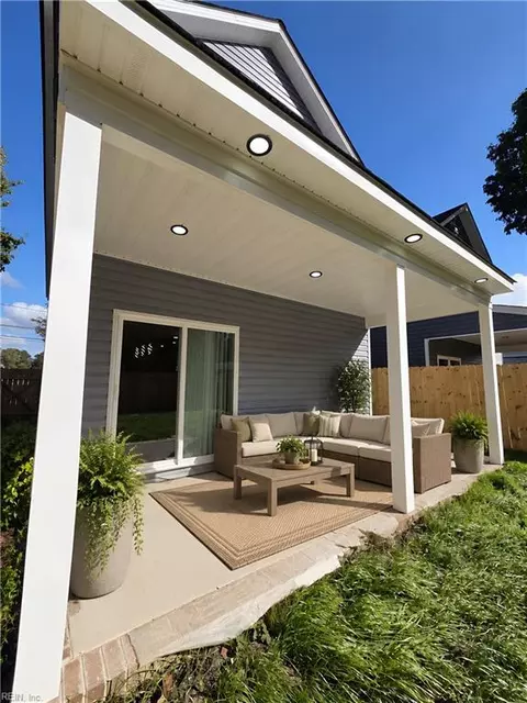 Exterior - 627 Day St, Hampton, VA 23661 photo 1 of 1