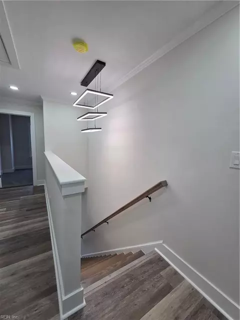 Entry Way - 627 Day St, Hampton, VA 23661 photo 4 of 4
