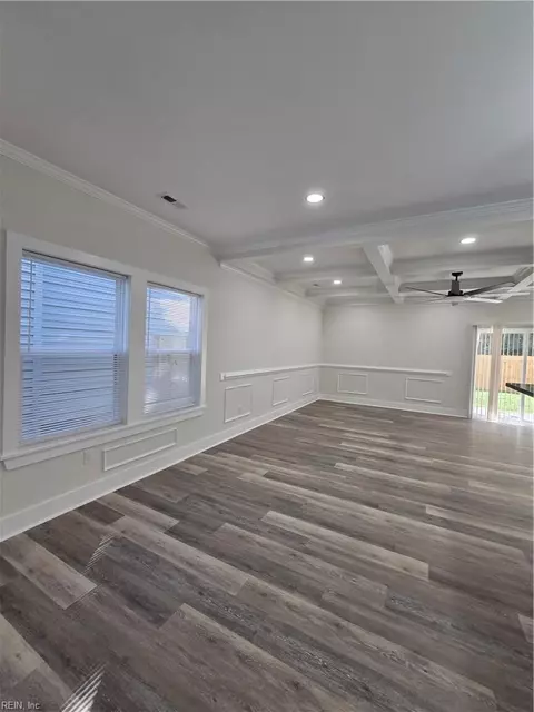 Living - 627 Day St, Hampton, VA 23661 photo 1 of 4