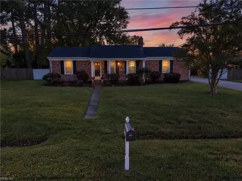 4009 Santa Maria Dr, Chesapeake, VA 23321