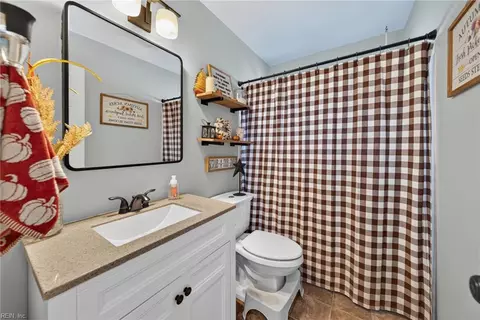 Bath - 803 Lemaster Ave, Hampton, VA 23669 photo 1 of 1