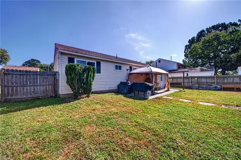 Exterior - 803 Lemaster Ave, Hampton, VA 23669 photo 6 of 7