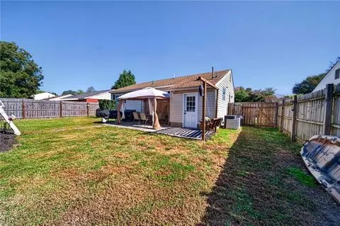 Exterior - 803 Lemaster Ave, Hampton, VA 23669 photo 4 of 7