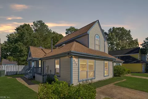 917 Woodcreek Dr, Newport News, VA 23608