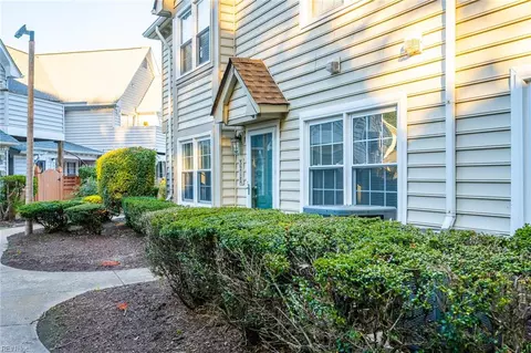 Exterior - 321 Wimbldon Chs Chase #E, Chesapeake, VA 23320 photo 3 of 10