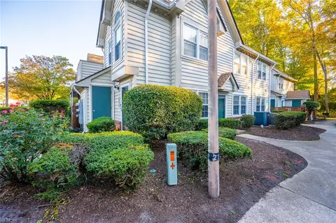 Exterior - 321 Wimbldon Chs Chase #E, Chesapeake, VA 23320 photo 9 of 10
