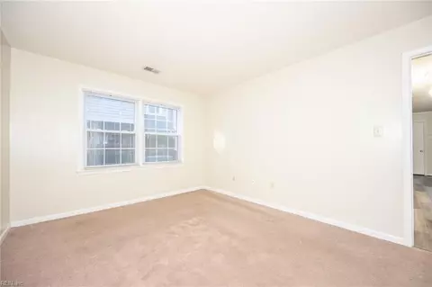 Bedroom - 321 Wimbldon Chs Chase #E, Chesapeake, VA 23320 photo 1 of 6
