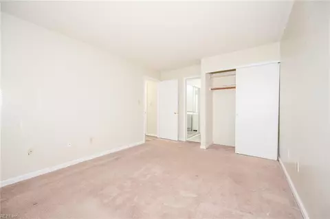 Bedroom - 321 Wimbldon Chs Chase #E, Chesapeake, VA 23320 photo 3 of 6