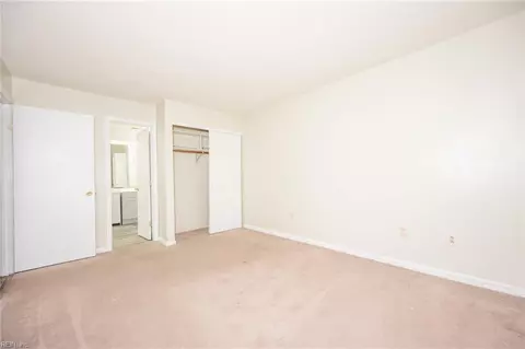 Bedroom - 321 Wimbldon Chs Chase #E, Chesapeake, VA 23320 photo 4 of 6