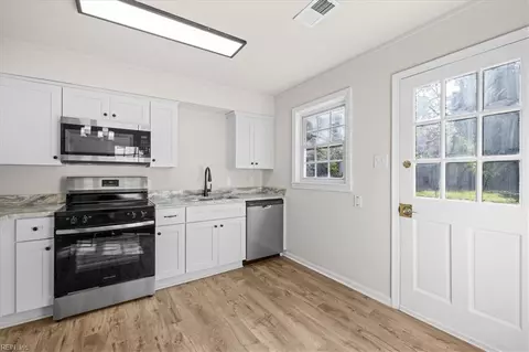 Kitchen - 7511 Head St, Norfolk, VA 23505 photo 1 of 2