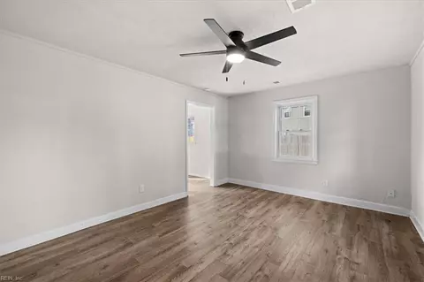 Living - 7511 Head St, Norfolk, VA 23505 photo 1 of 4