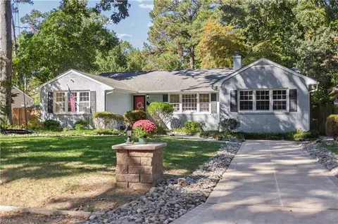 7 Sir Francis Wyatt Pl, Newport News, VA 23606