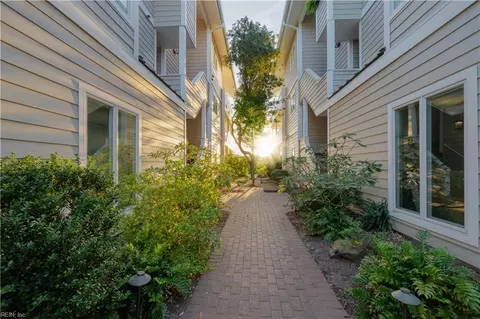 8408 Ocean Front Ave #A, Virginia Beach, VA 23451
