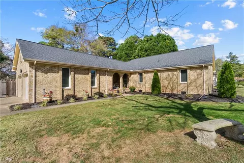 1089 Blue Castle Ct, Virginia Beach, VA 23454