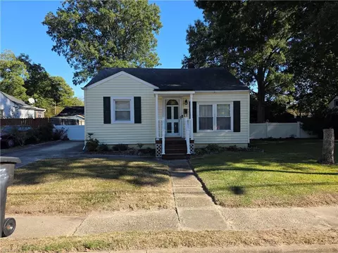 13 Chowan Dr, Portsmouth, VA 23701