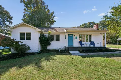 555 Blount Point Rd, Newport News, VA 23606
