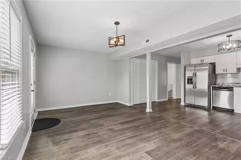Living - 39 Glascow Way, Hampton, VA 23669 photo 3 of 3