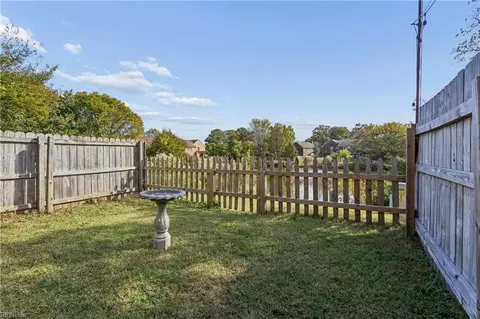 Exterior - 39 Glascow Way, Hampton, VA 23669 photo 8 of 12