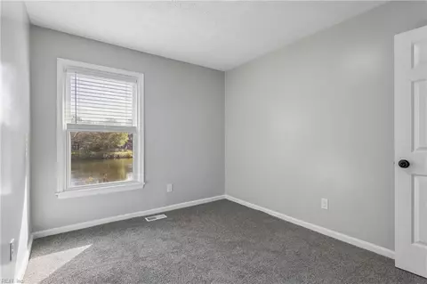 Bedroom - 39 Glascow Way, Hampton, VA 23669 photo 5 of 9