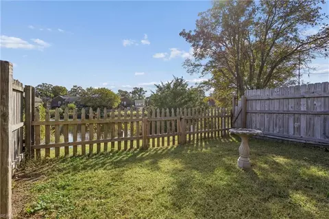 Exterior - 39 Glascow Way, Hampton, VA 23669 photo 9 of 12