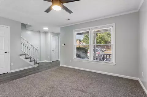 Living - 39 Glascow Way, Hampton, VA 23669 photo 1 of 3