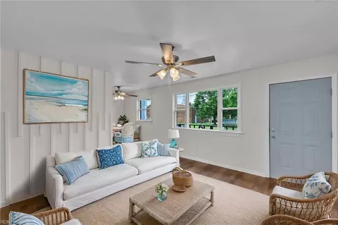 838 24 St, Newport News, VA 23607