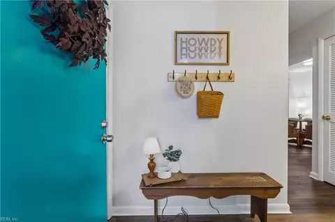 Entry Way - 69 Summer E, Williamsburg, VA 23188 photo 1 of 4