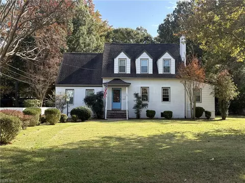 108 James River Dr, Newport News, VA 23601